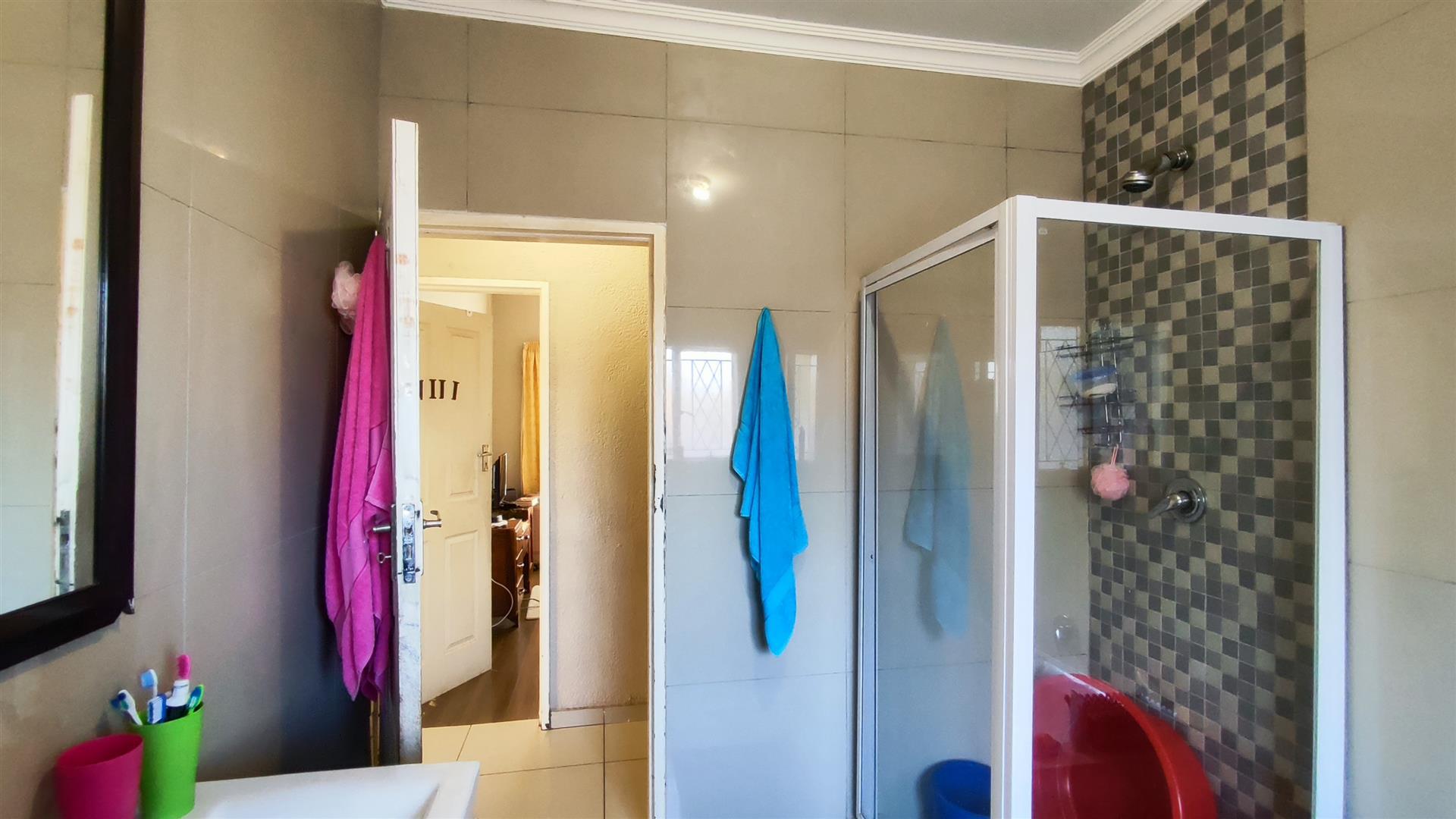 Bathroom 1 - 8 square meters of property in Raceview