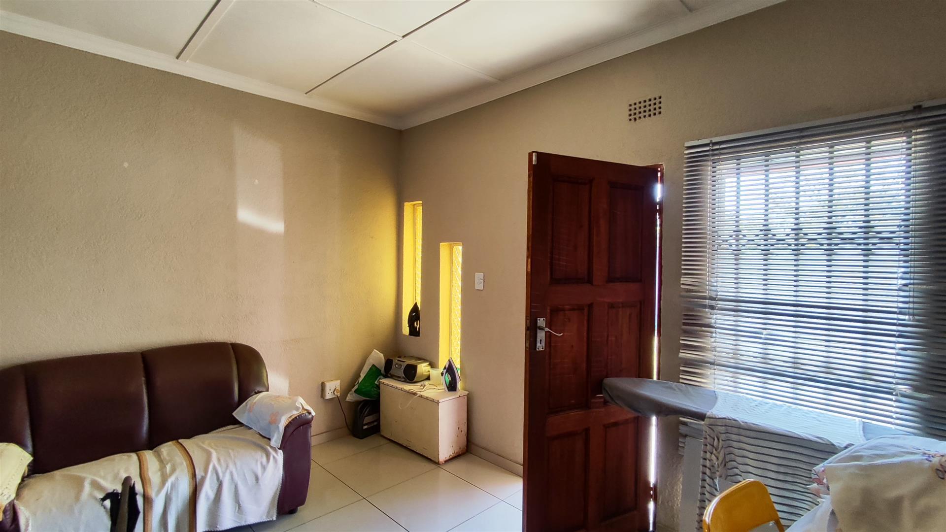 Spaces - 20 square meters of property in Raceview