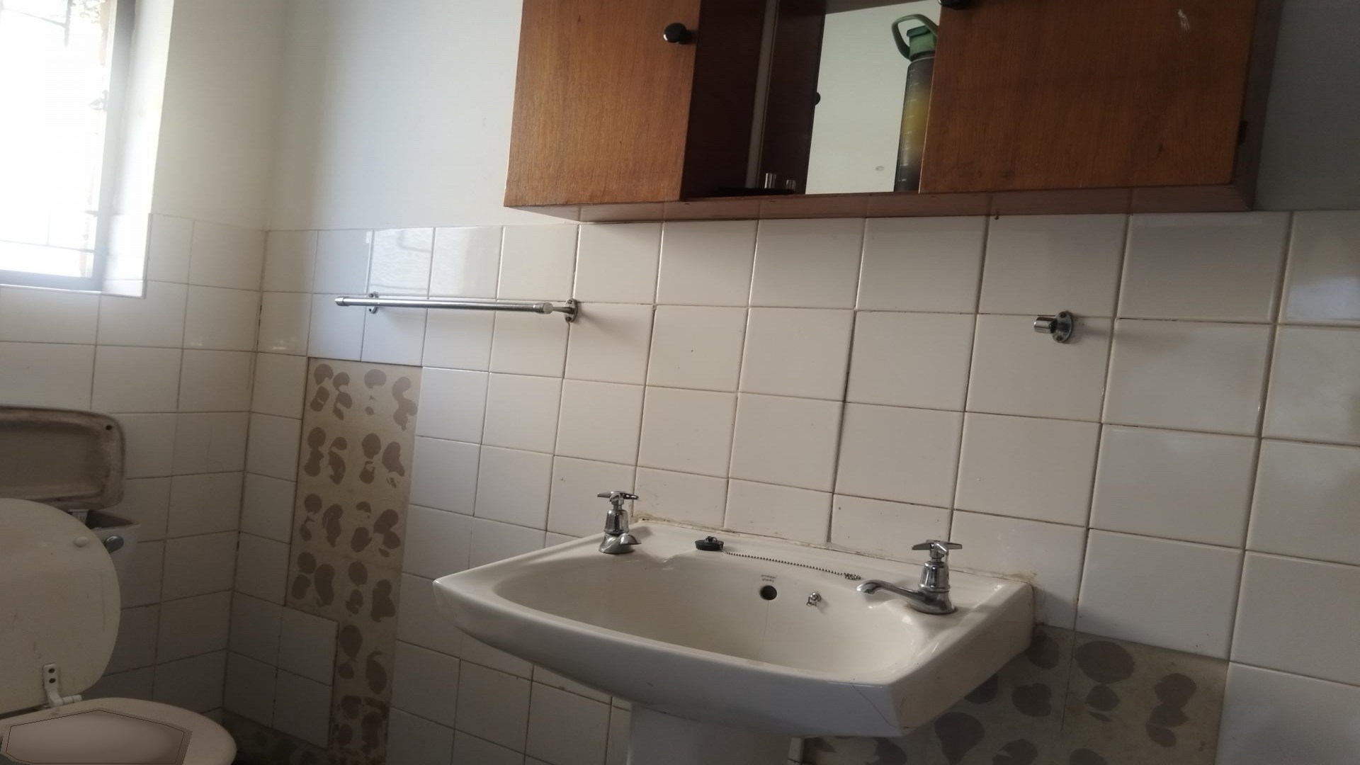 Bathroom 1 of property in Sea View 