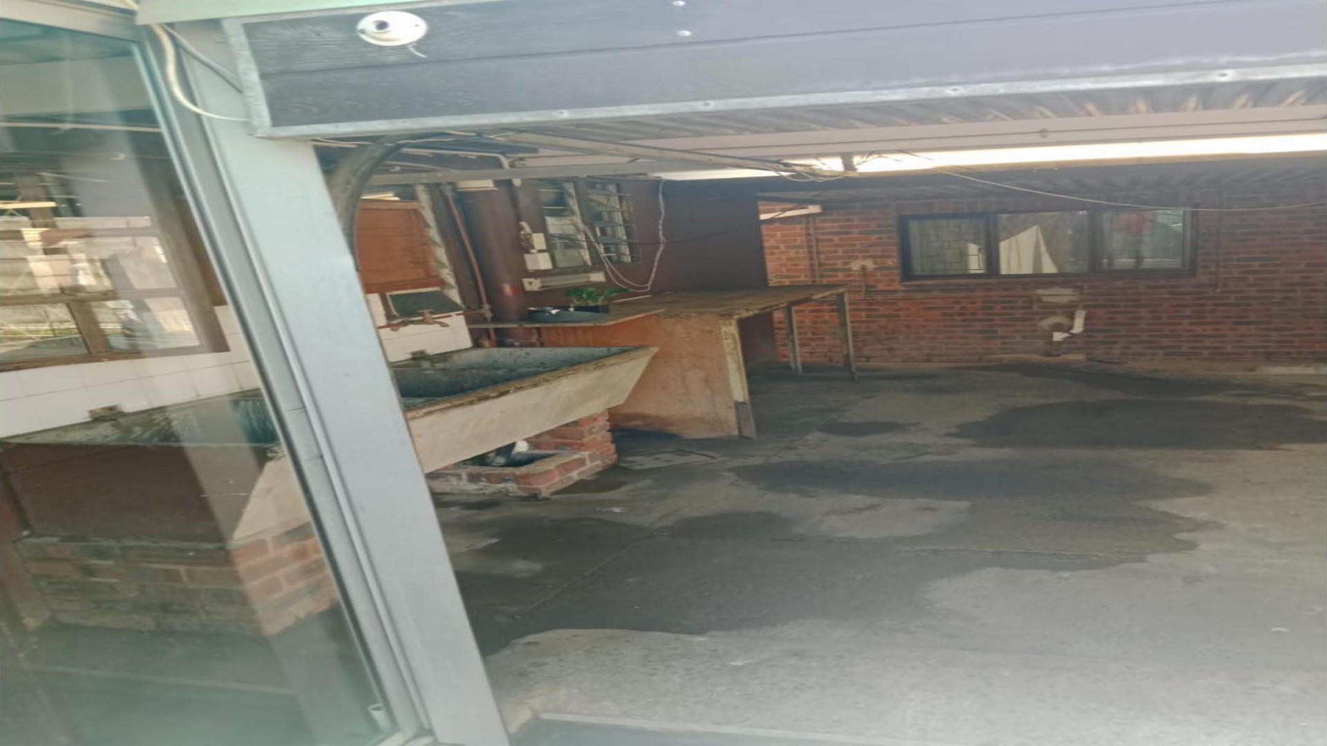 Spaces of property in Sea View 