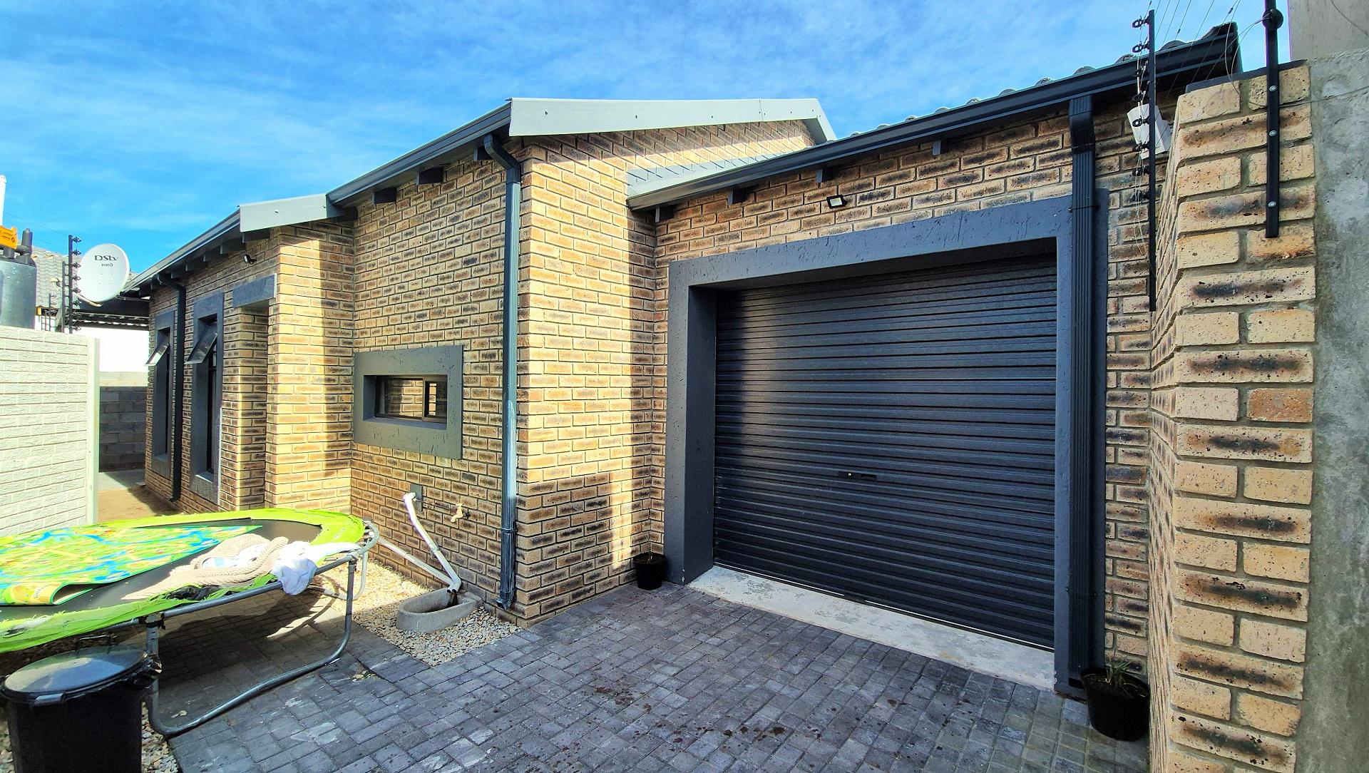Front View of property in Fairview - PE