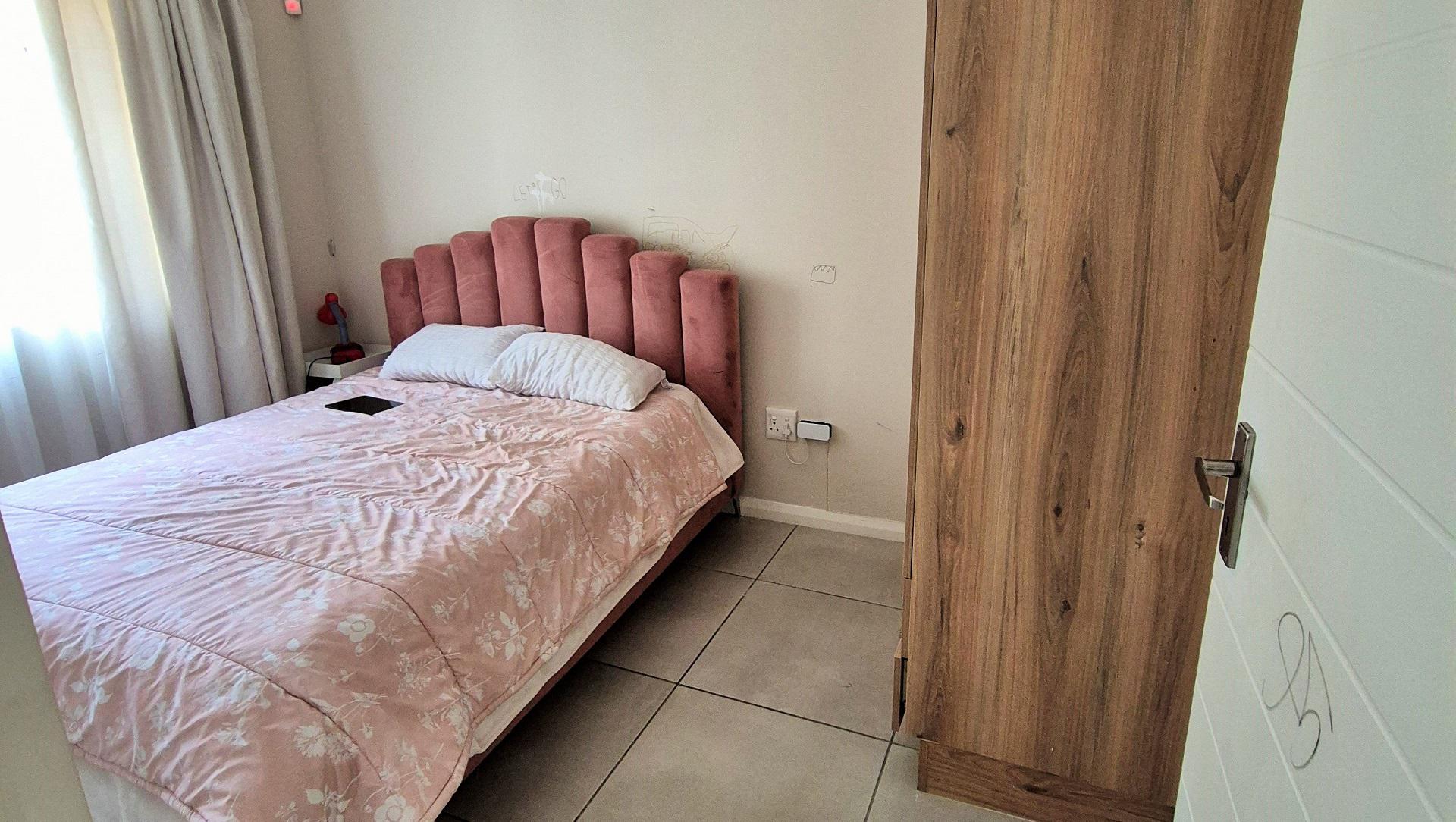 Bed Room 1 of property in Fairview - PE