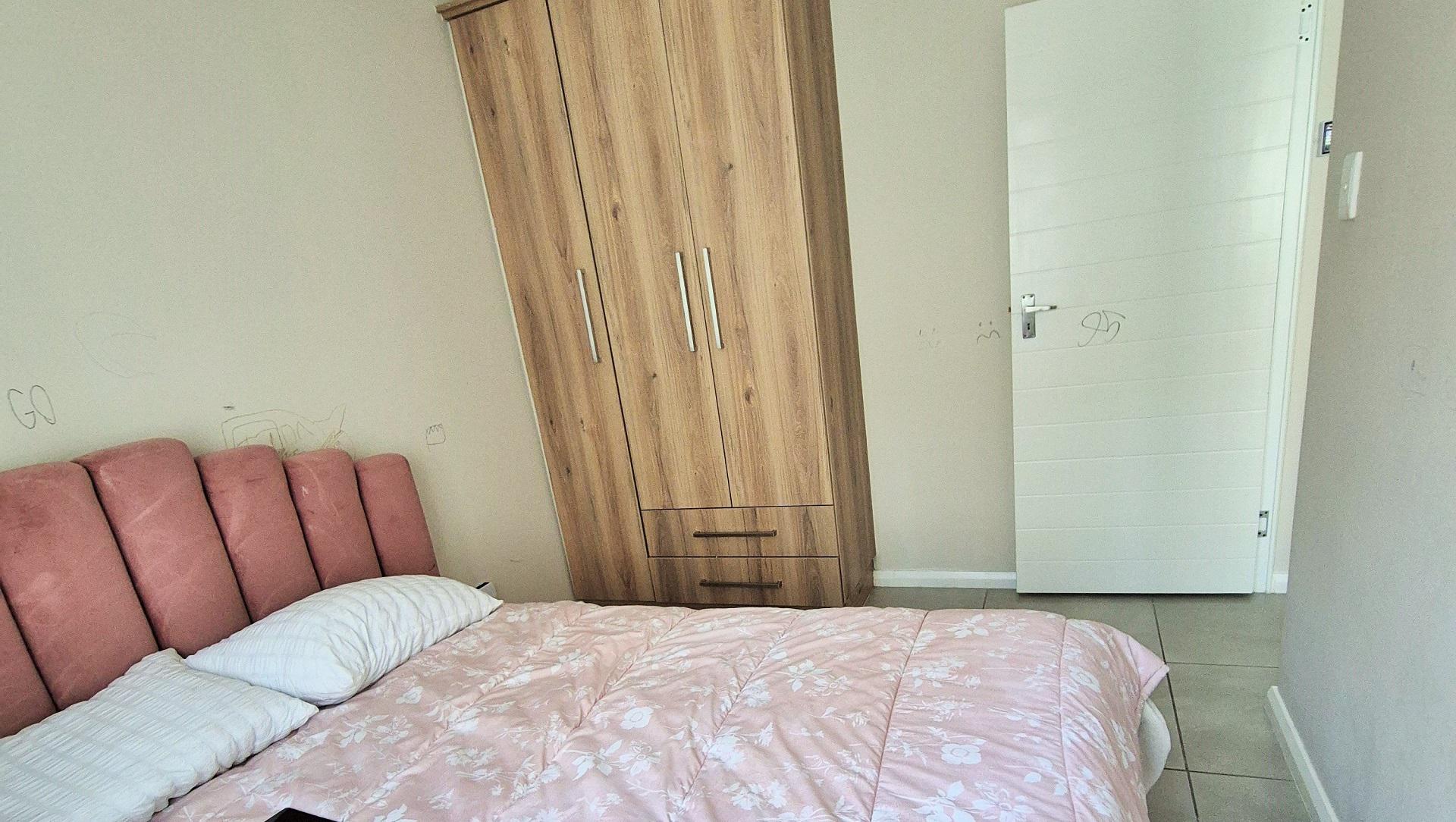 Bed Room 1 of property in Fairview - PE