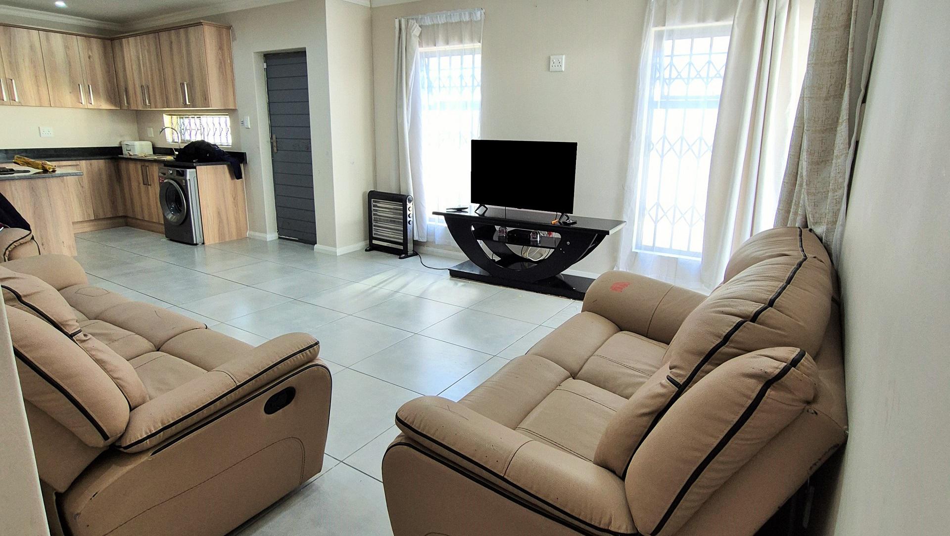 Lounges of property in Fairview - PE