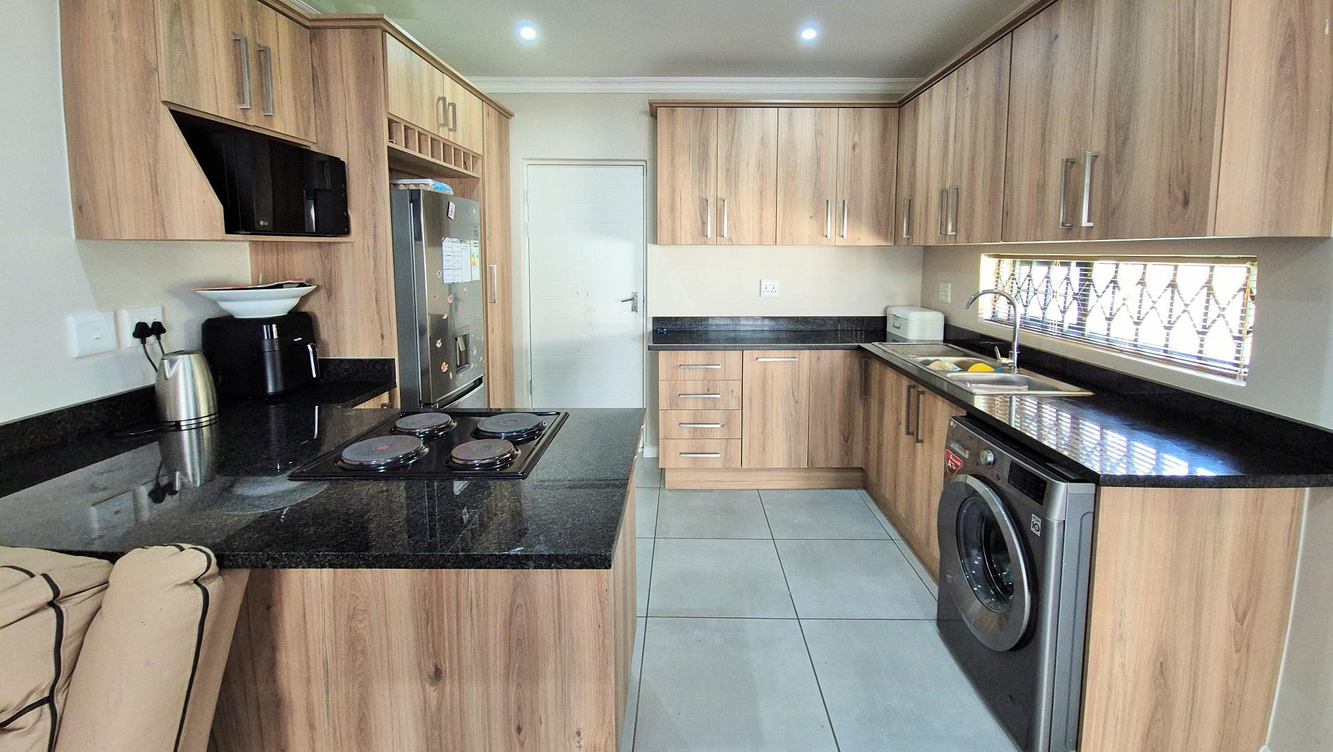 Kitchen of property in Fairview - PE