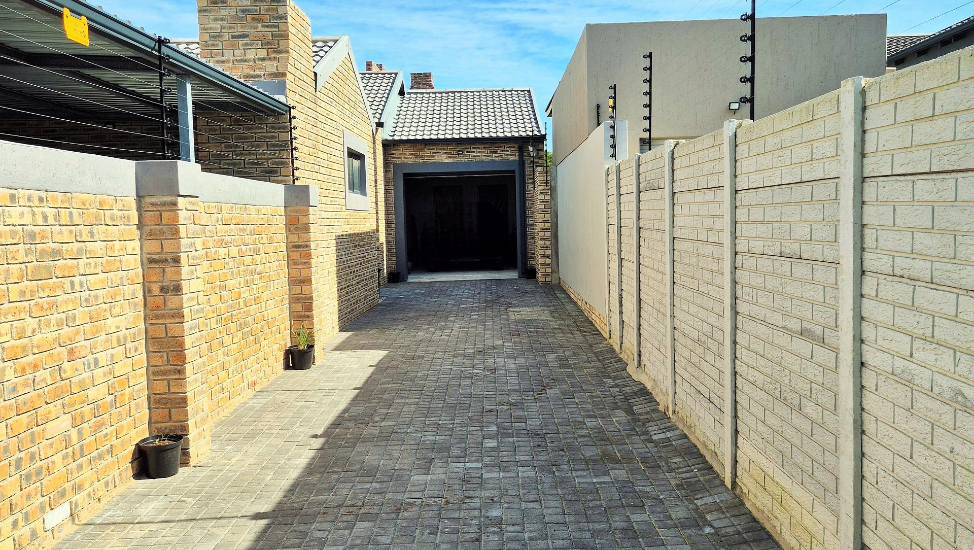 Spaces of property in Fairview - PE