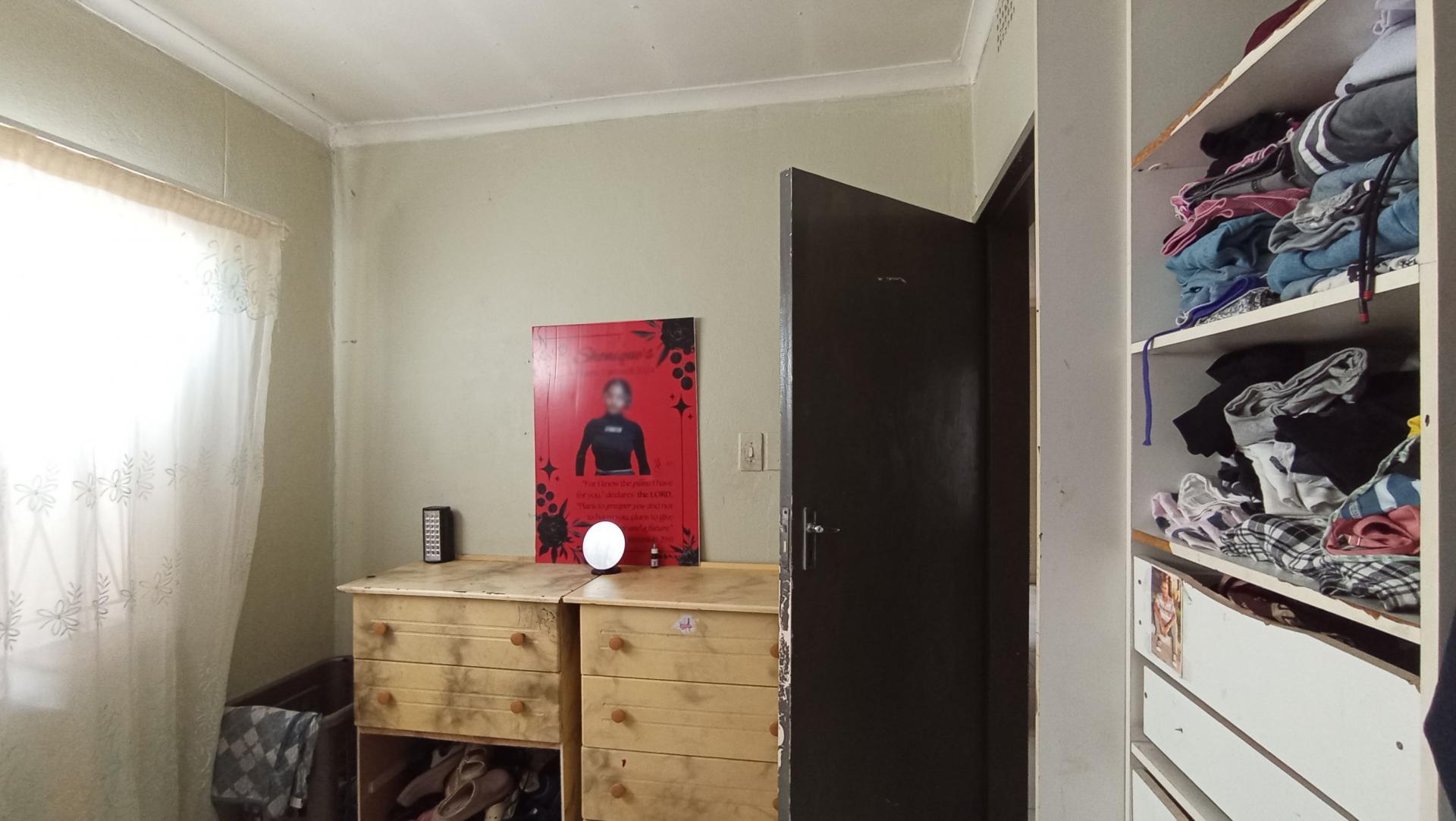 Bed Room 2 - 11 square meters of property in Riverlea - JHB