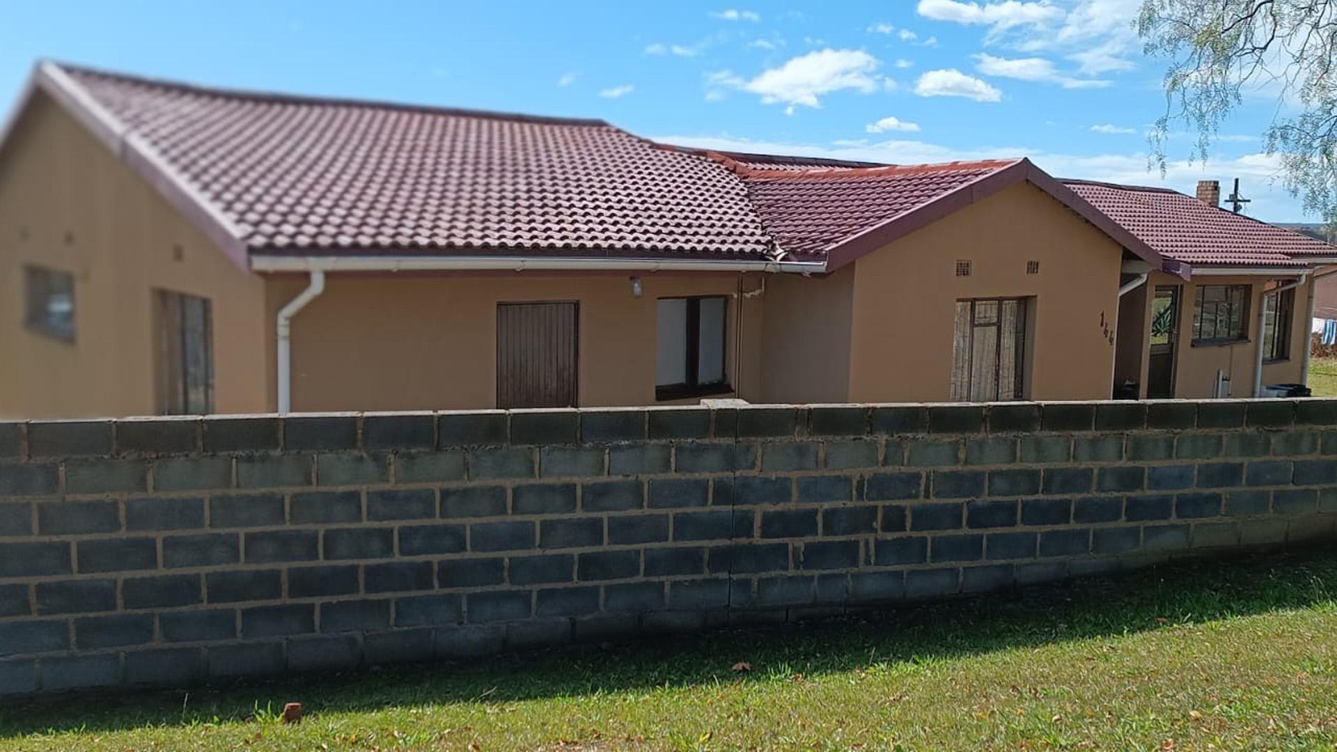 Front View of property in Estcourt