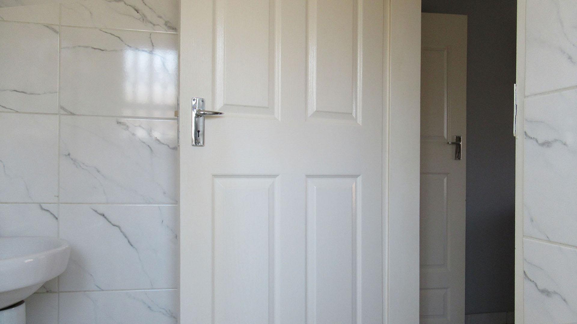 Main Bathroom - 4 square meters of property in Westonaria