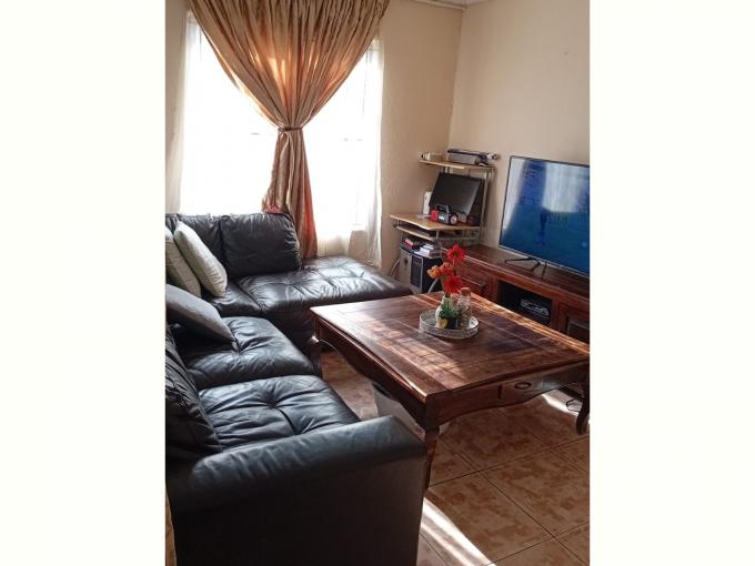 2 Bedroom House for Sale For Sale in Protea Glen - MR677651