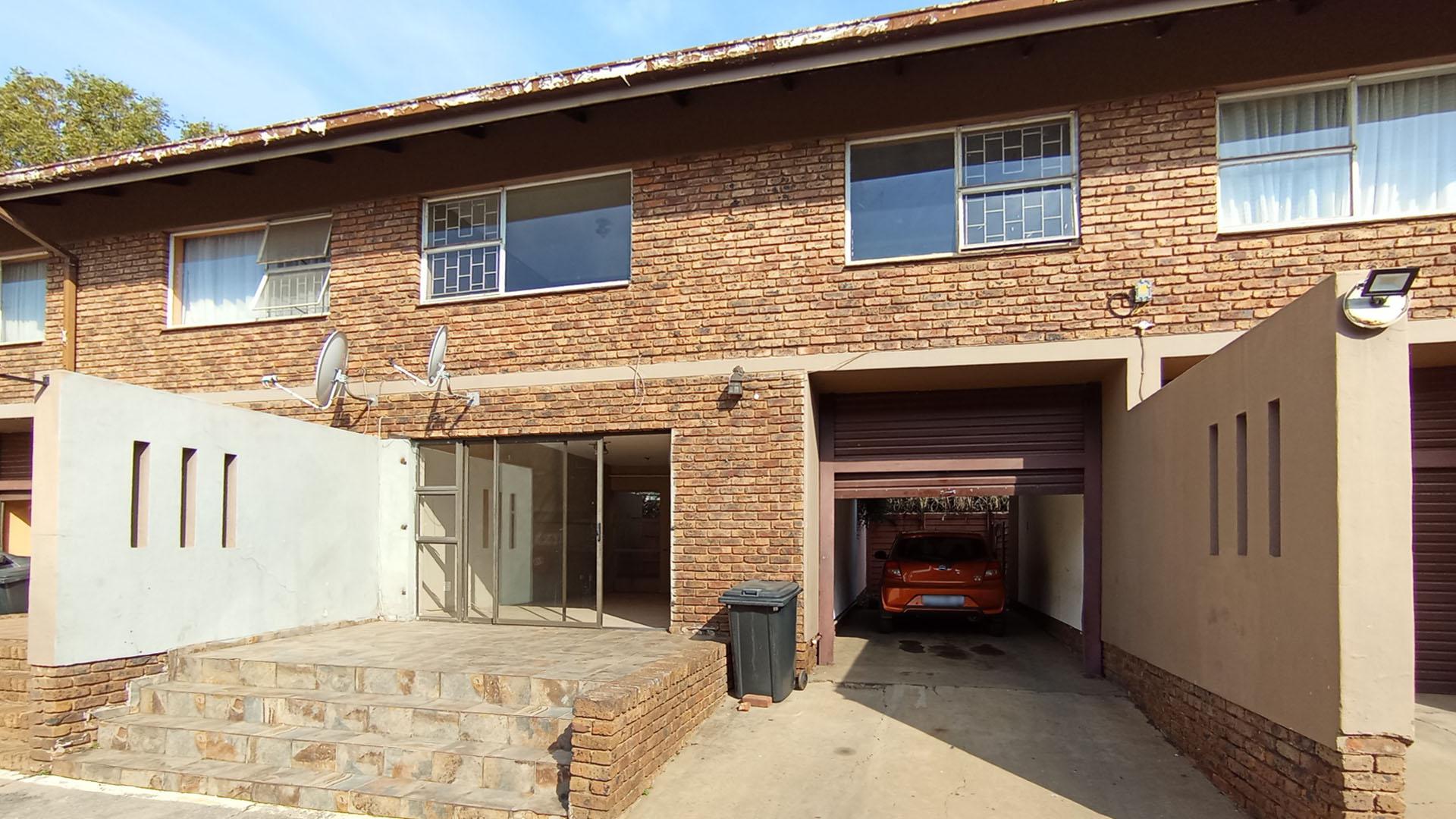 Front View - 12 square meters of property in Silverton