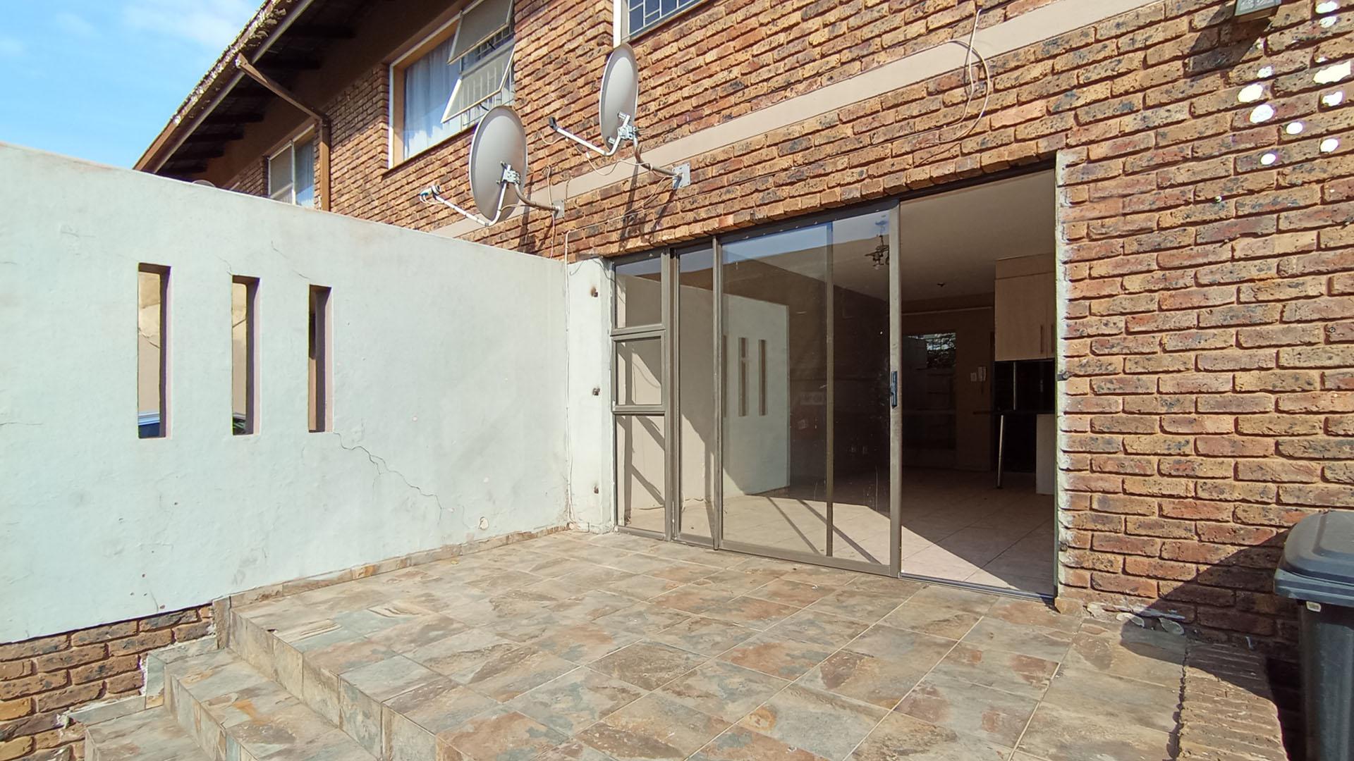 Front View - 12 square meters of property in Silverton