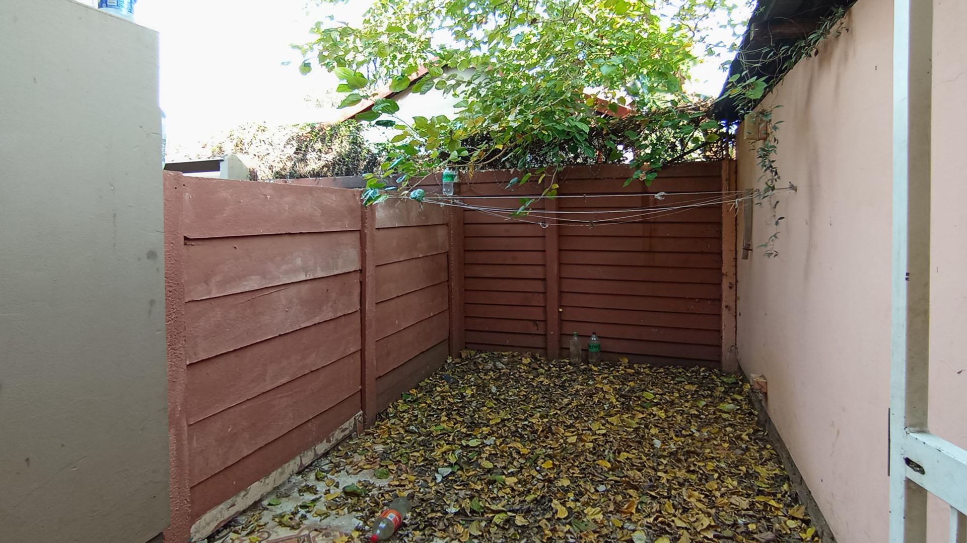 Backyard of property in Silverton