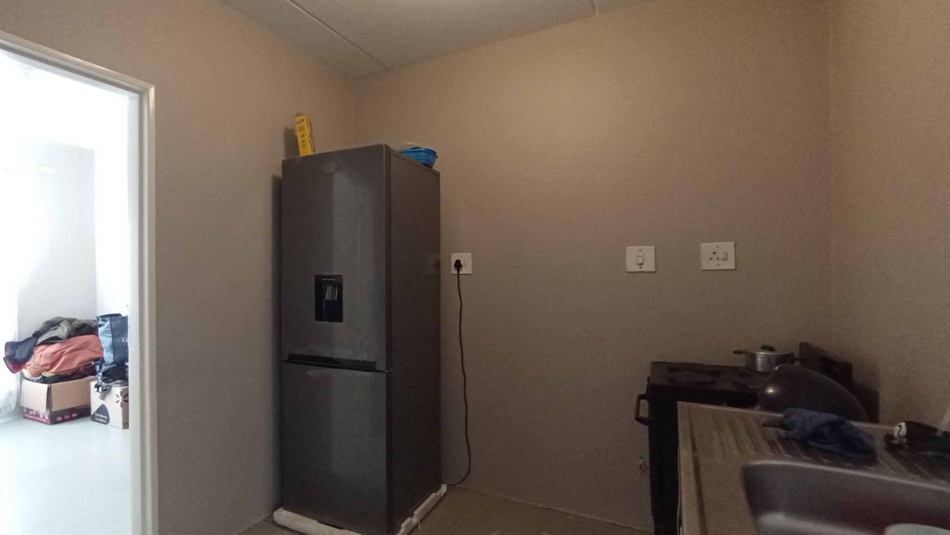 Kitchen - 6 square meters of property in Commercia