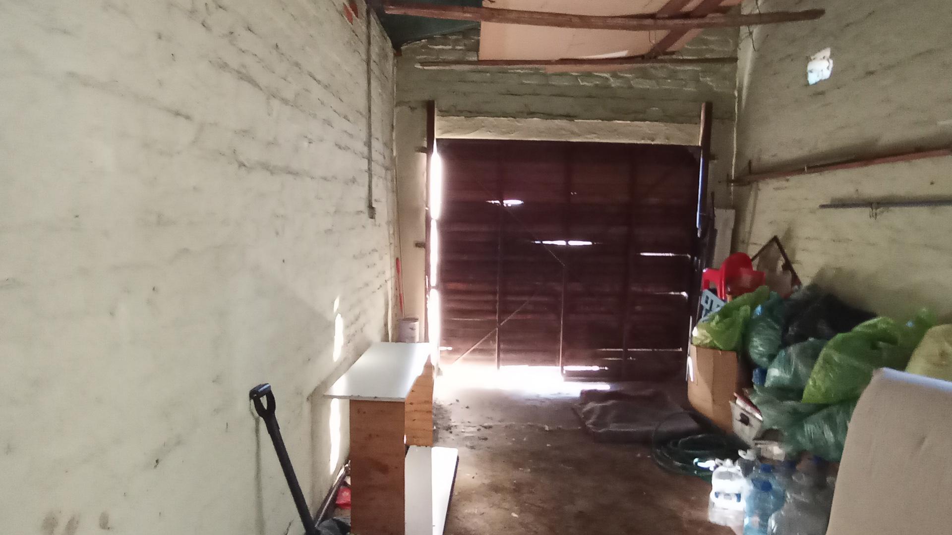 Garage - 25 square meters of property in Kraaifontein