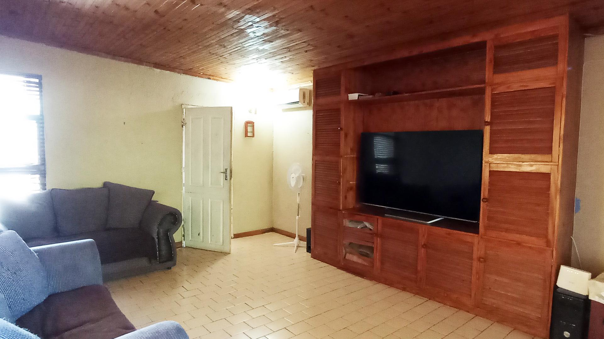 TV Room - 21 square meters of property in Kraaifontein