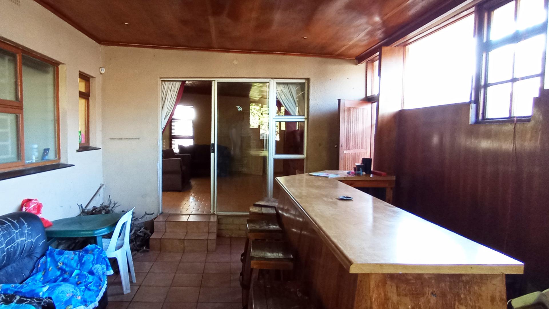 Braai Area - 33 square meters of property in Kraaifontein