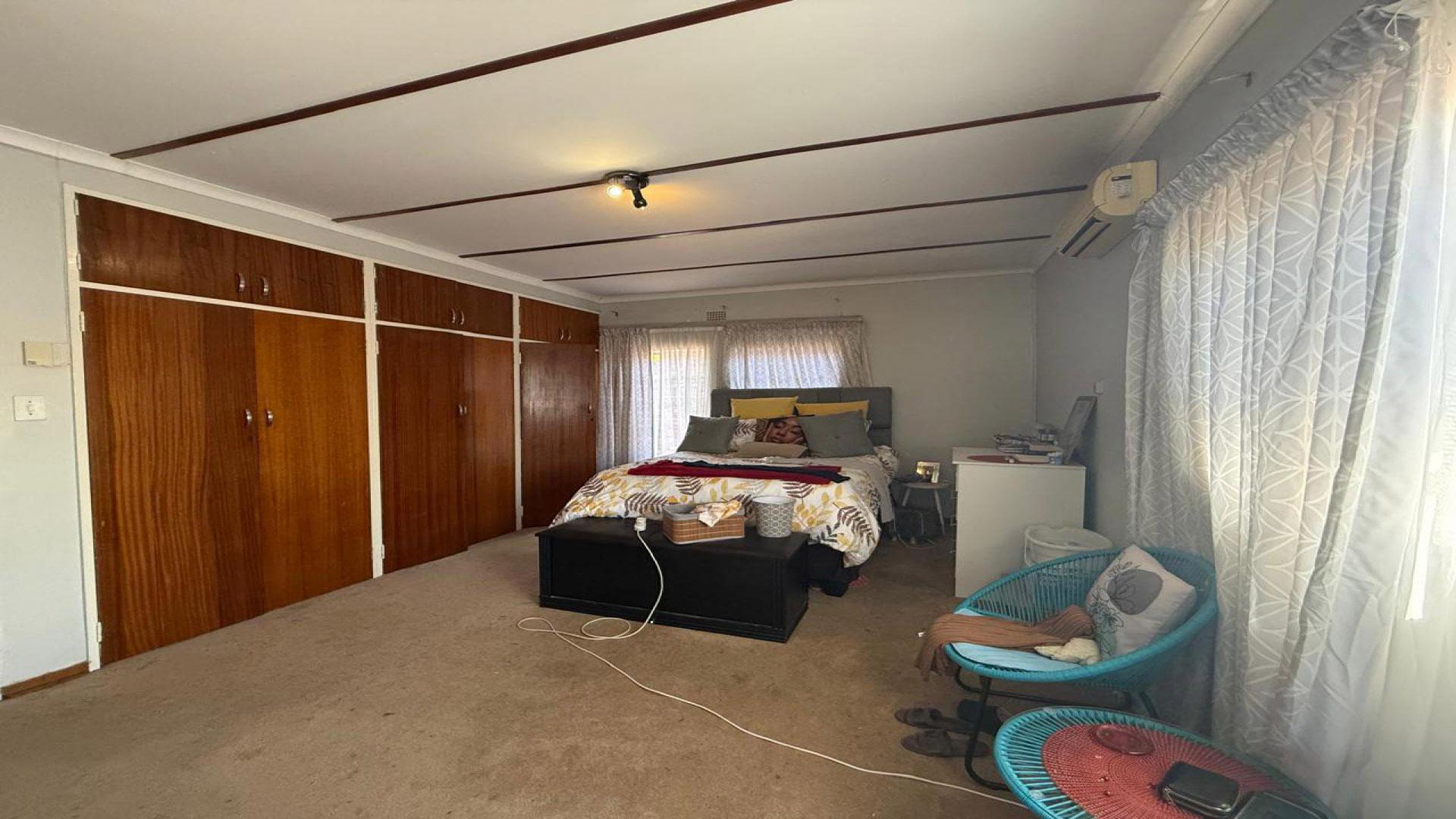 Bed Room 1 of property in Kimberley