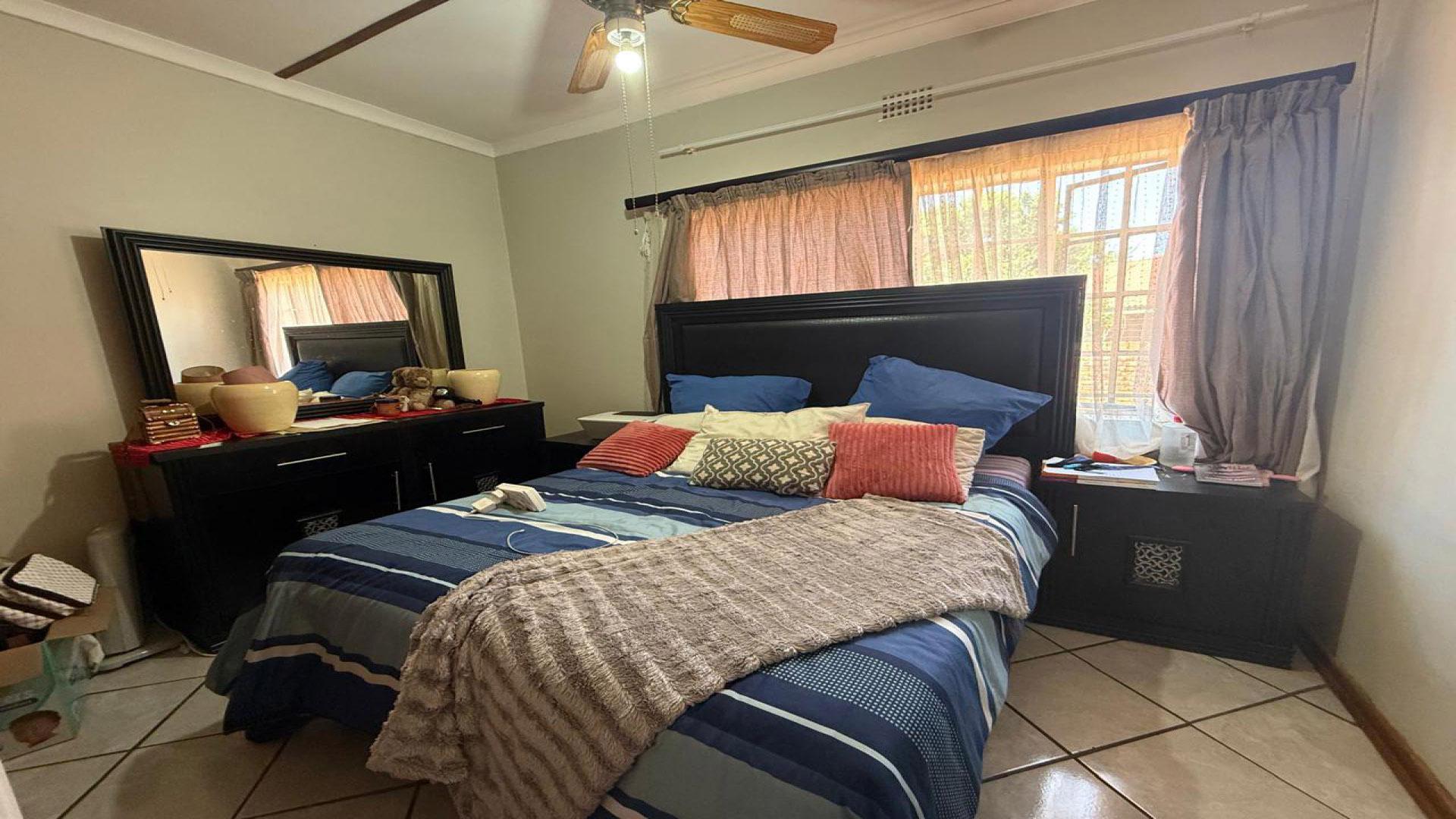 Bed Room 3 of property in Kimberley