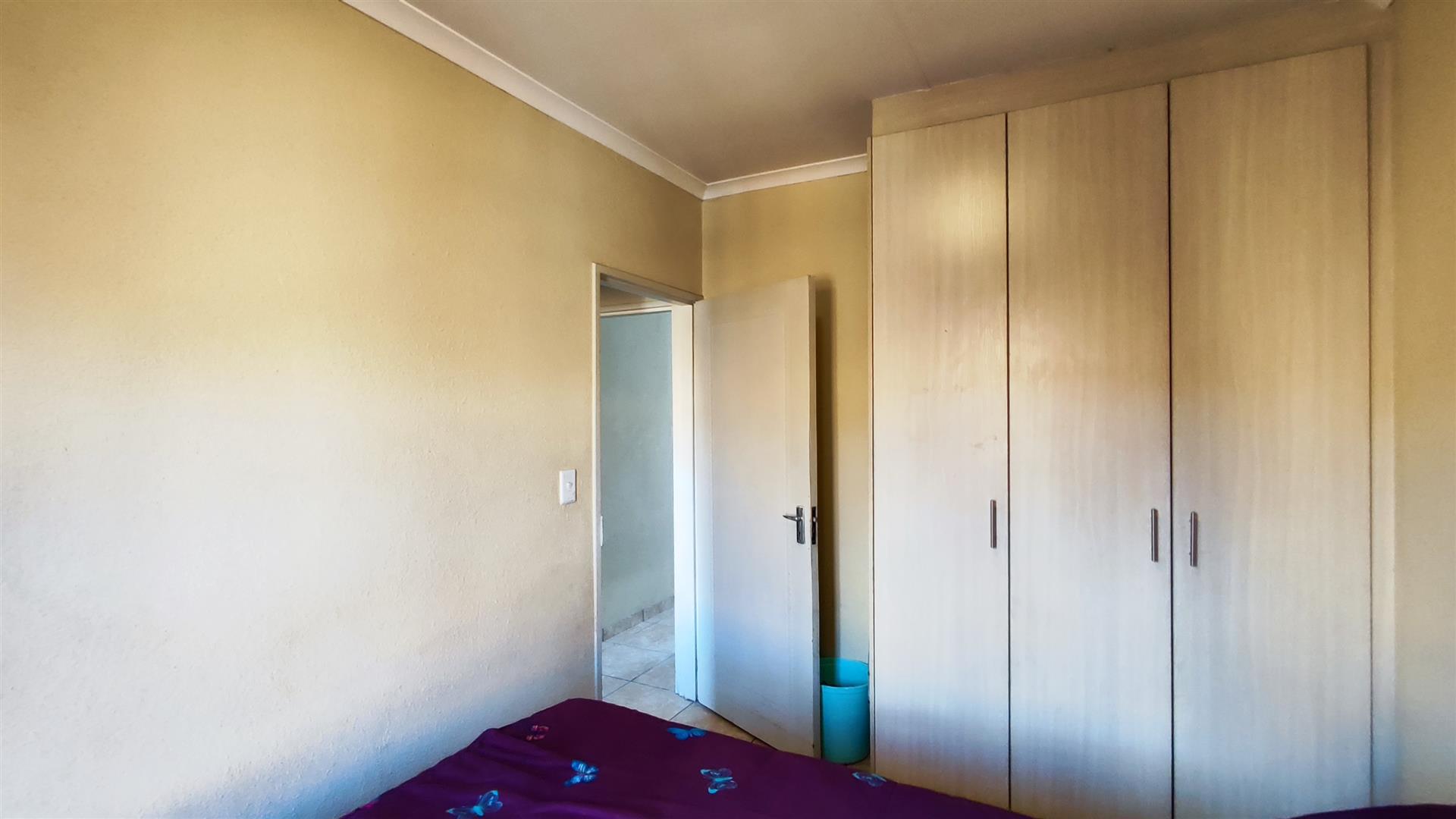 Bed Room 2 - 8 square meters of property in Norton Small Farms