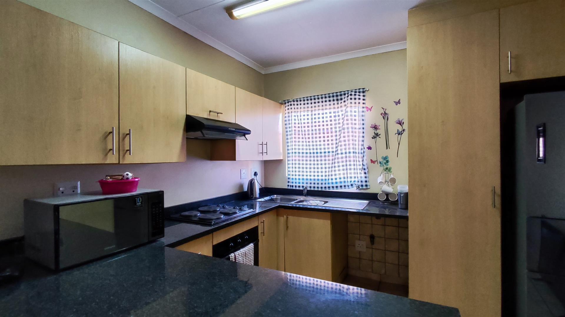 Kitchen - 8 square meters of property in Norton Small Farms