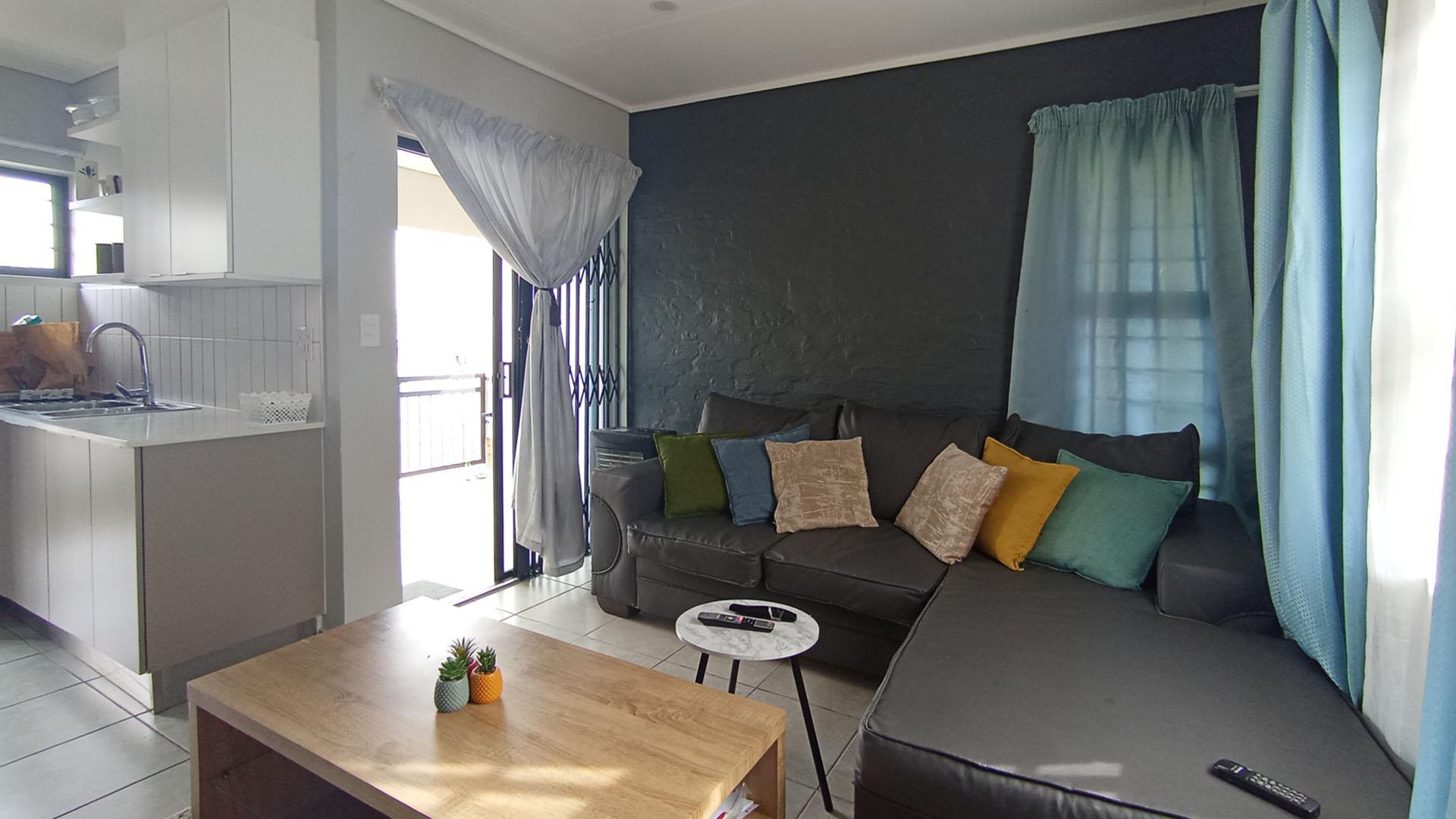 Lounges - 12 square meters of property in Lotus Gardens