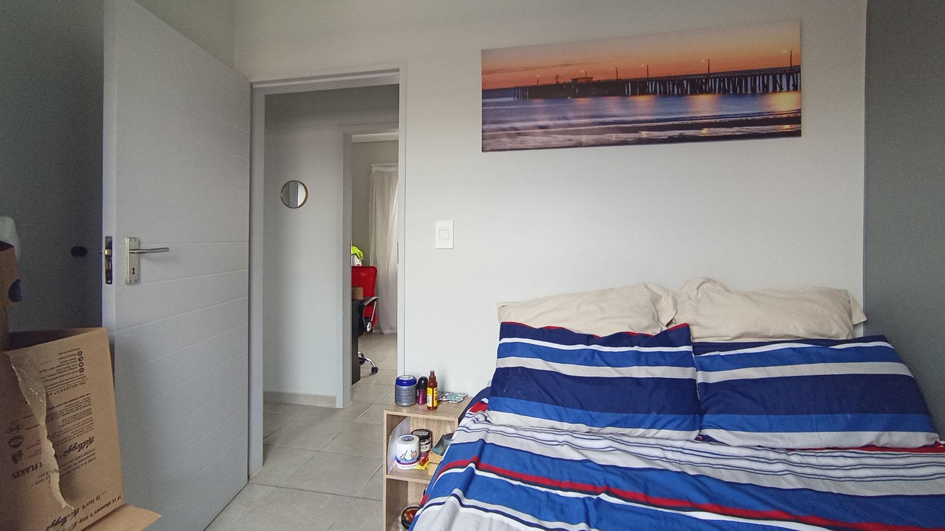 Bed Room 1 - 7 square meters of property in Lotus Gardens