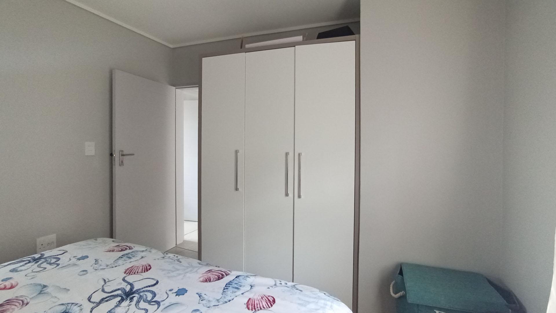 Main Bedroom - 10 square meters of property in Lotus Gardens