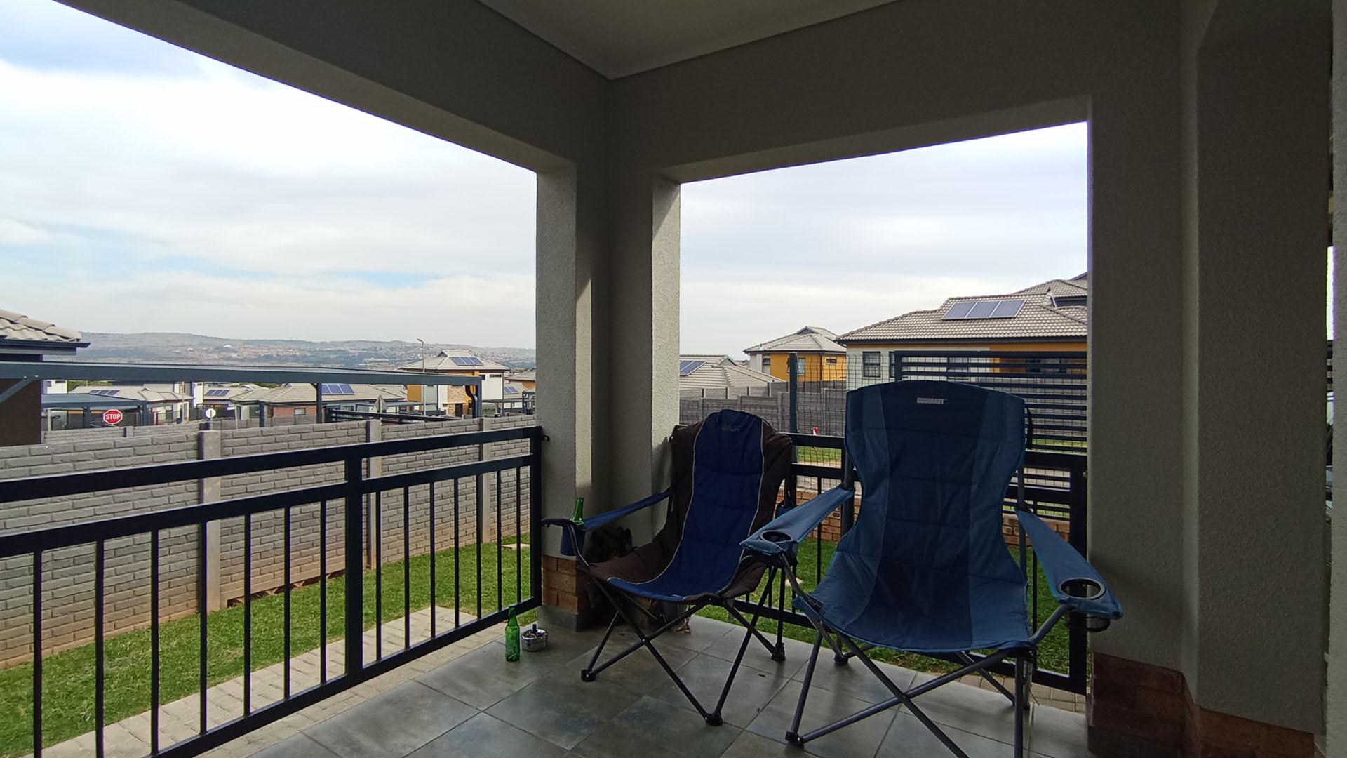 Patio - 8 square meters of property in Lotus Gardens