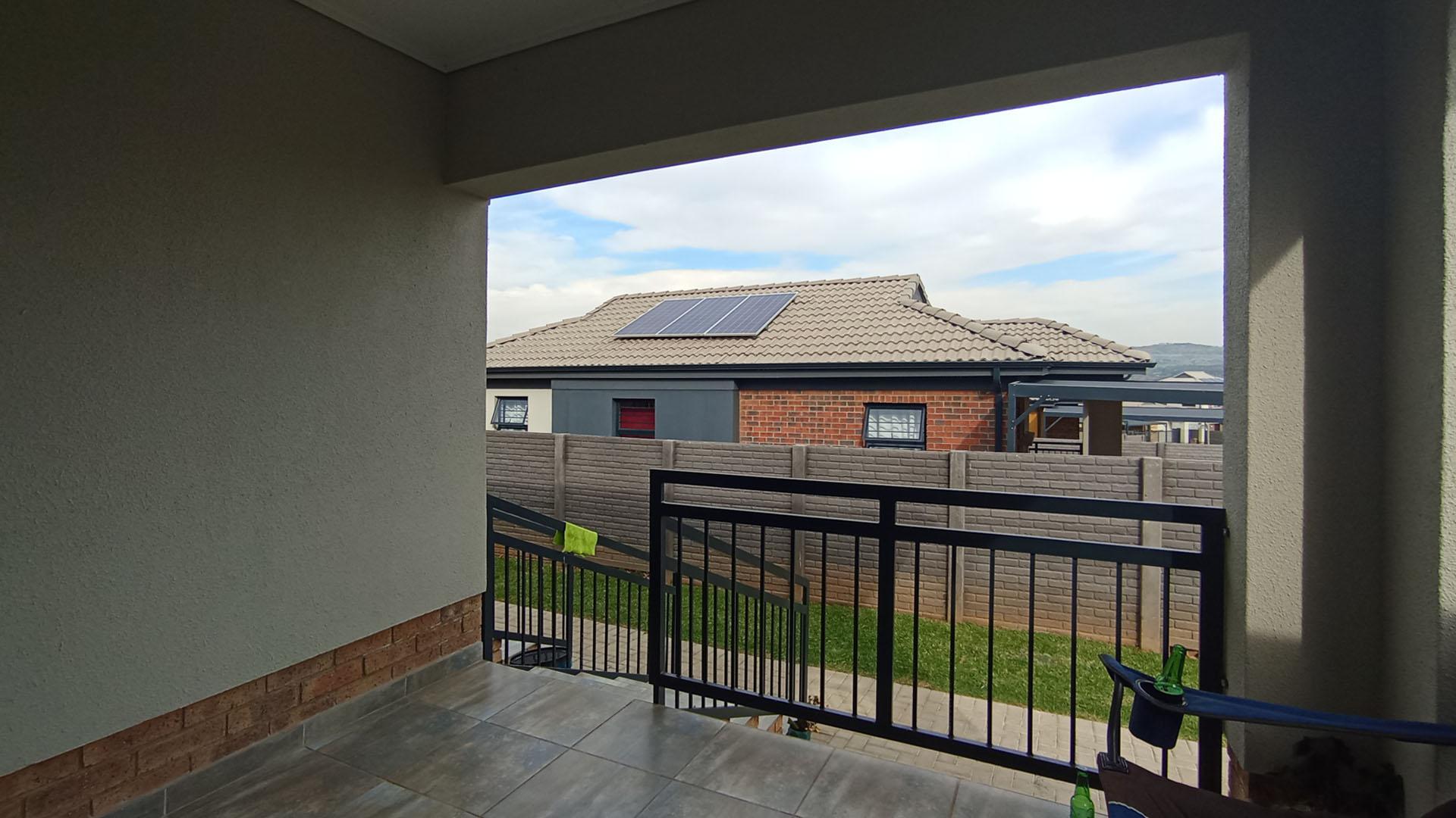 Patio - 8 square meters of property in Lotus Gardens