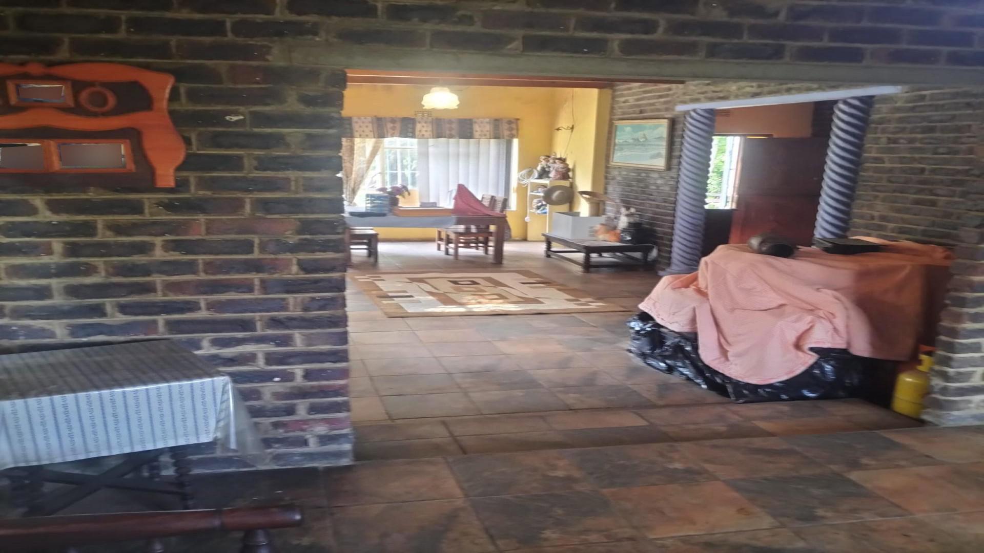 Dining Room of property in Vaal Power Small Holdings