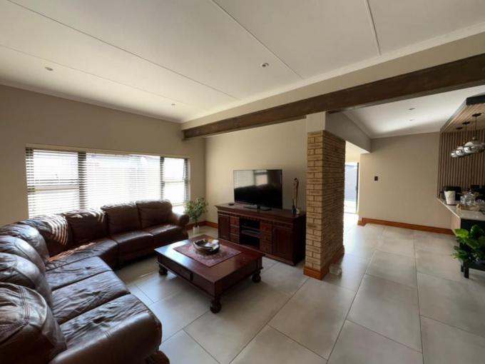 3 Bedroom House for Sale For Sale in Waterkloof (Rustenburg) - MR677712