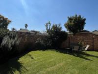  of property in Die Hoewes