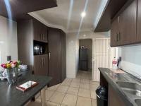  of property in Die Hoewes