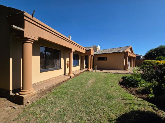 3 Bedroom House for Sale For Sale in Brackendowns - MR677766