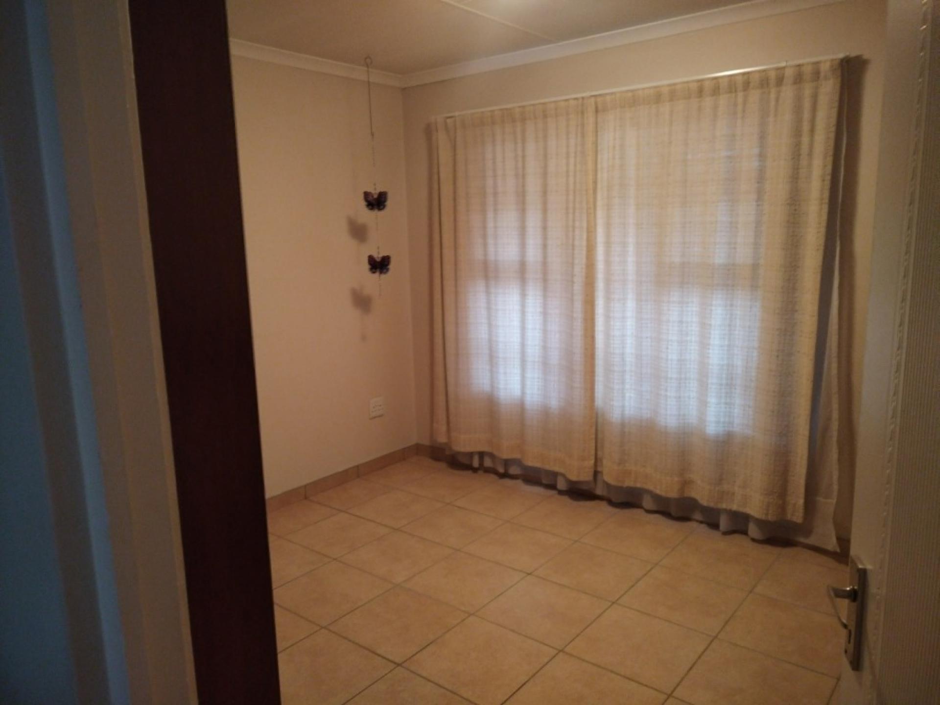  of property in Willow Park Manor