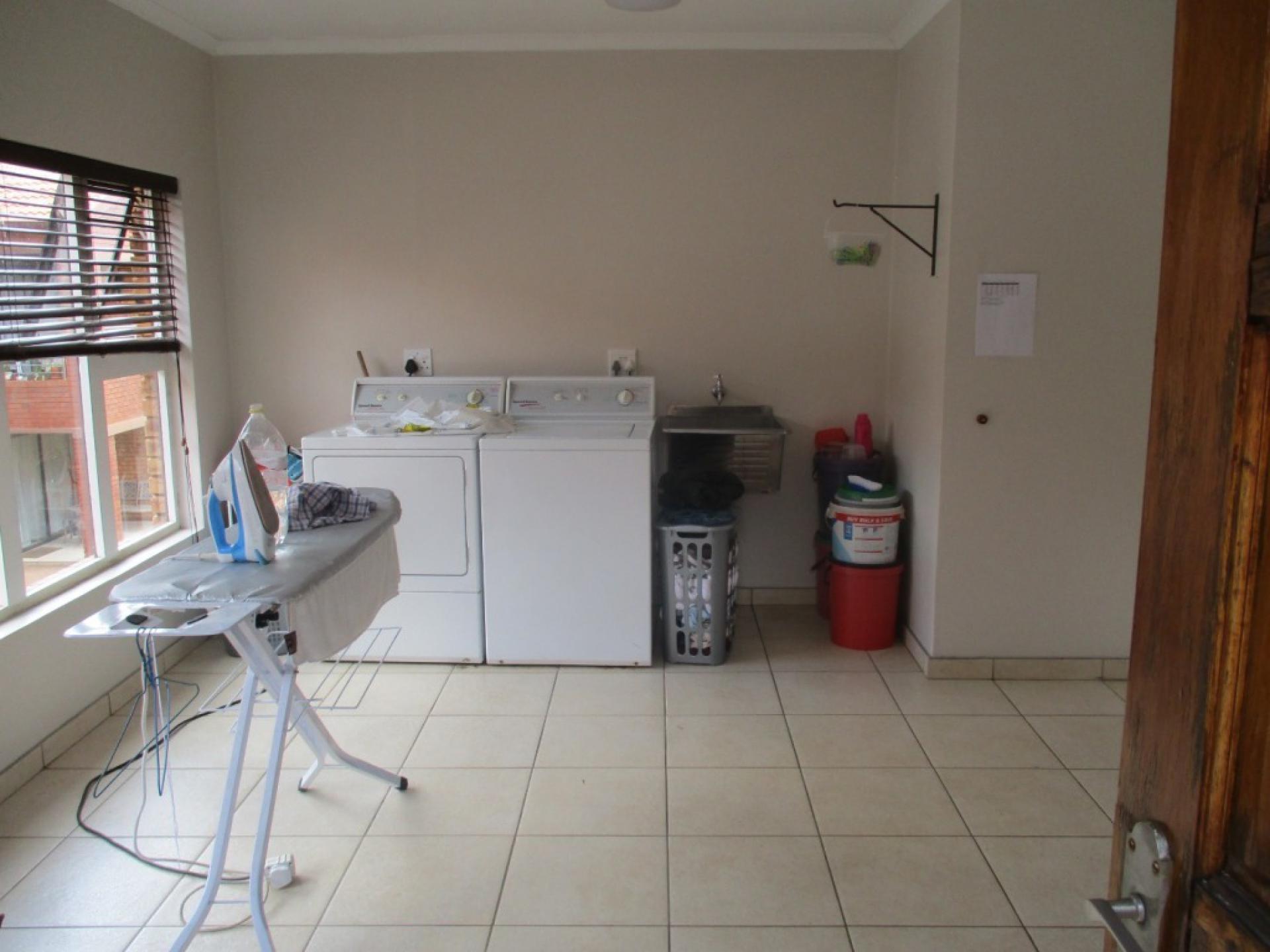  of property in Willow Park Manor