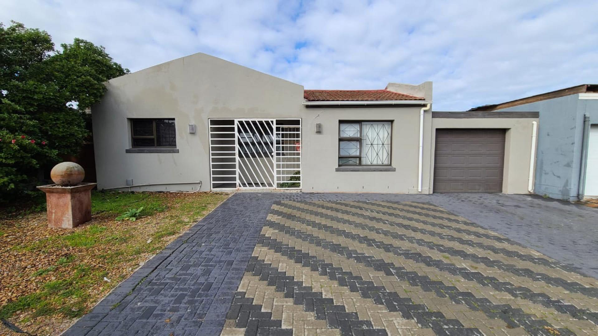 Front View of property in Highbury