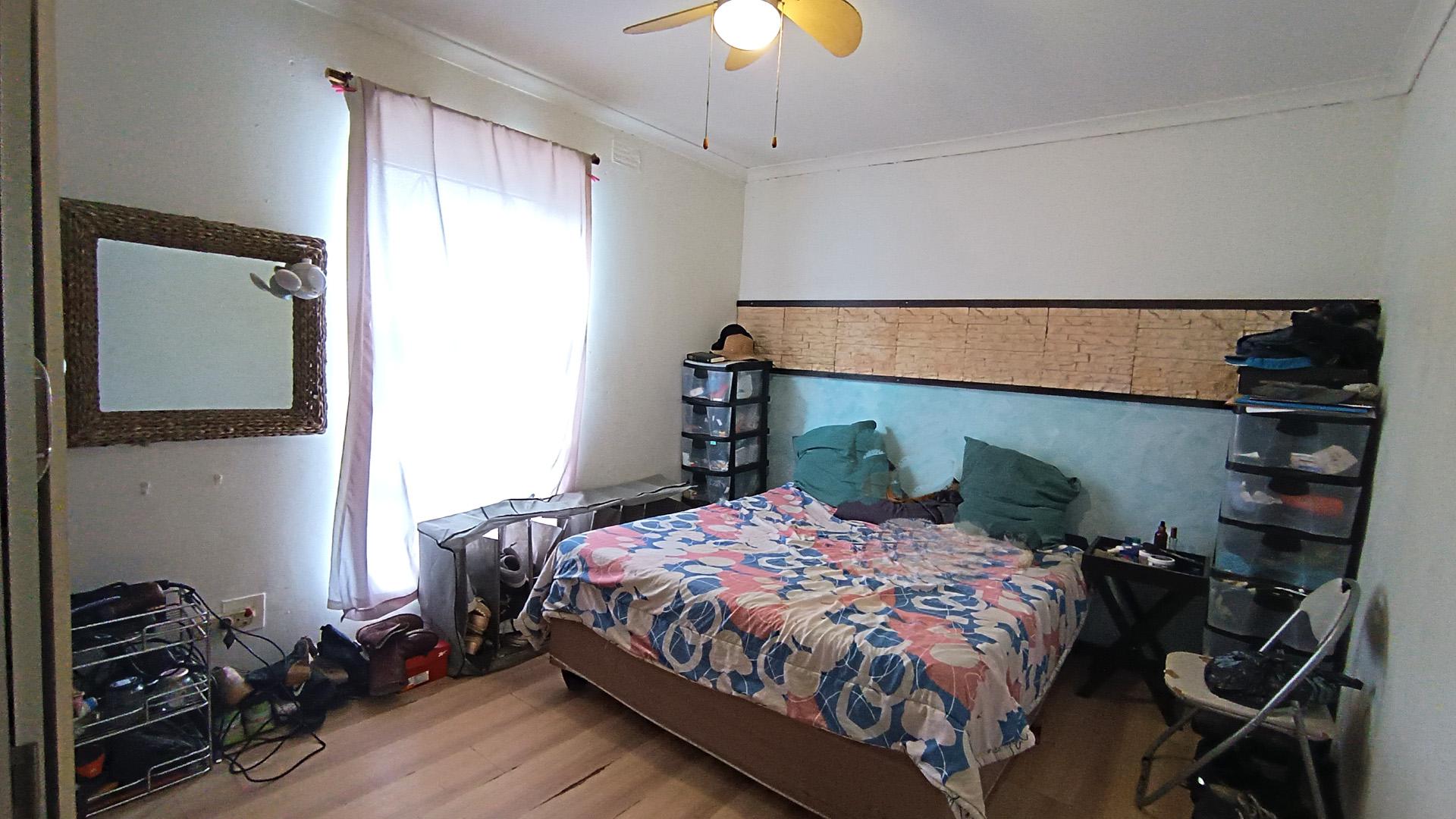 Bed Room 1 - 13 square meters of property in Highbury