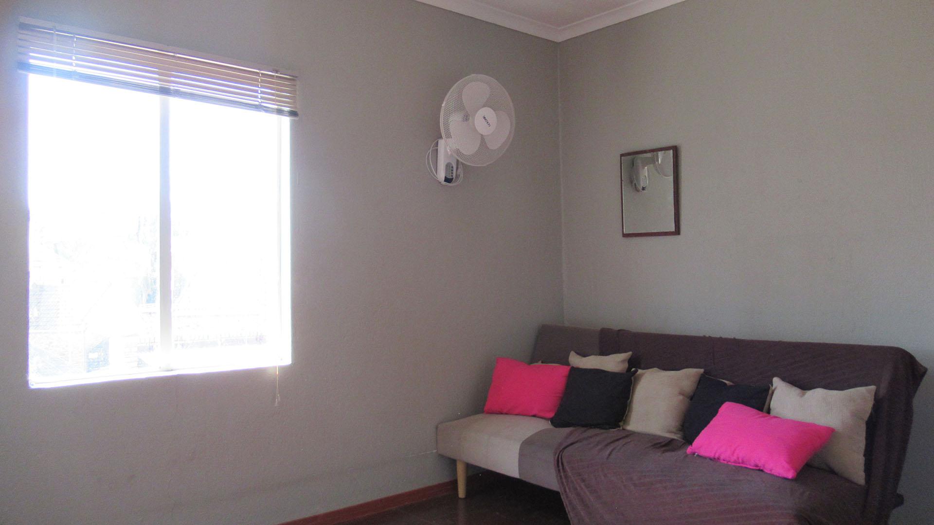 Bed Room 3 - 9 square meters of property in Wilgeheuwel 