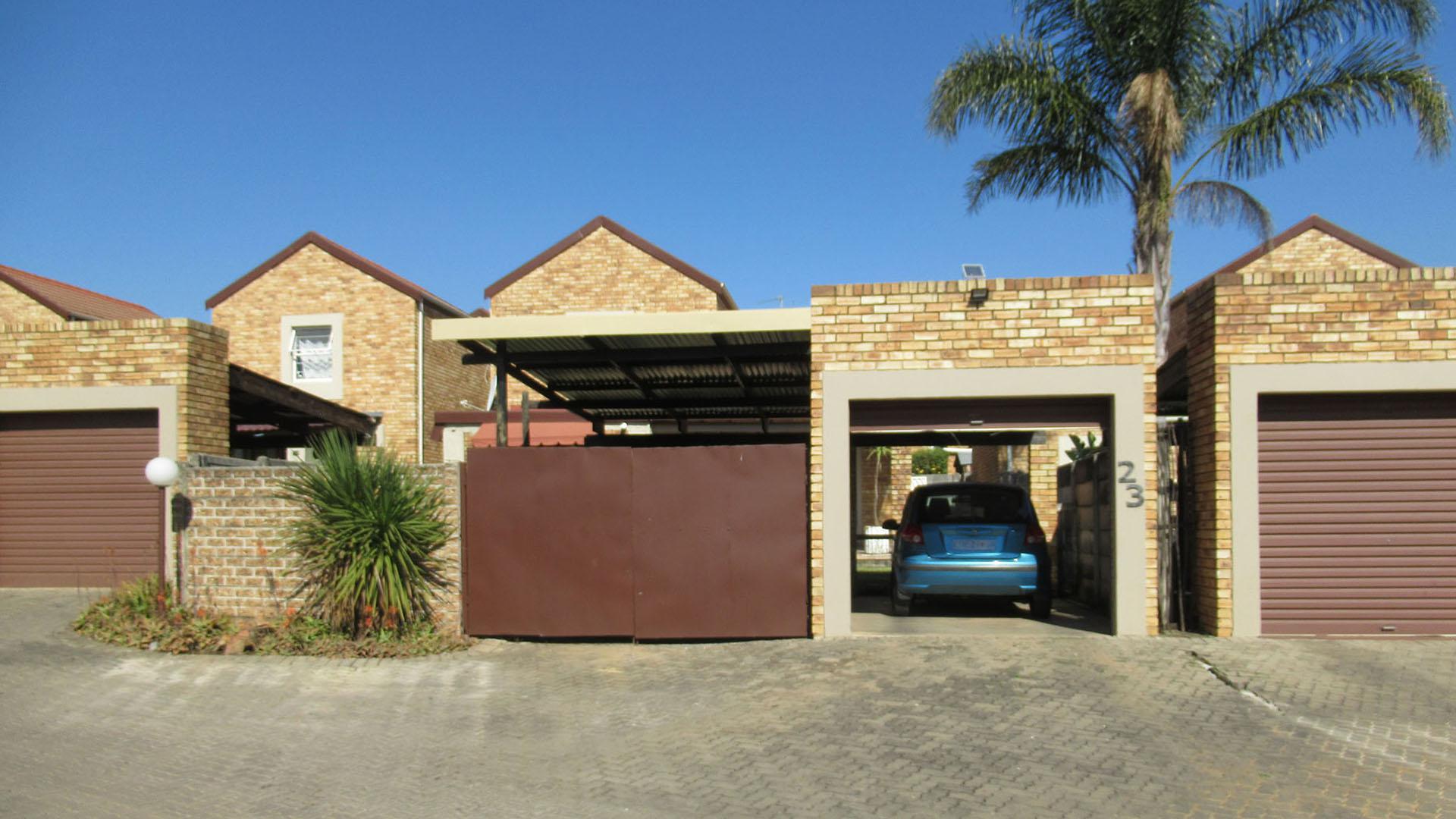 Front View of property in Wilgeheuwel 