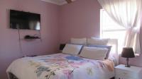Main Bedroom - 11 square meters of property in Wilgeheuwel 