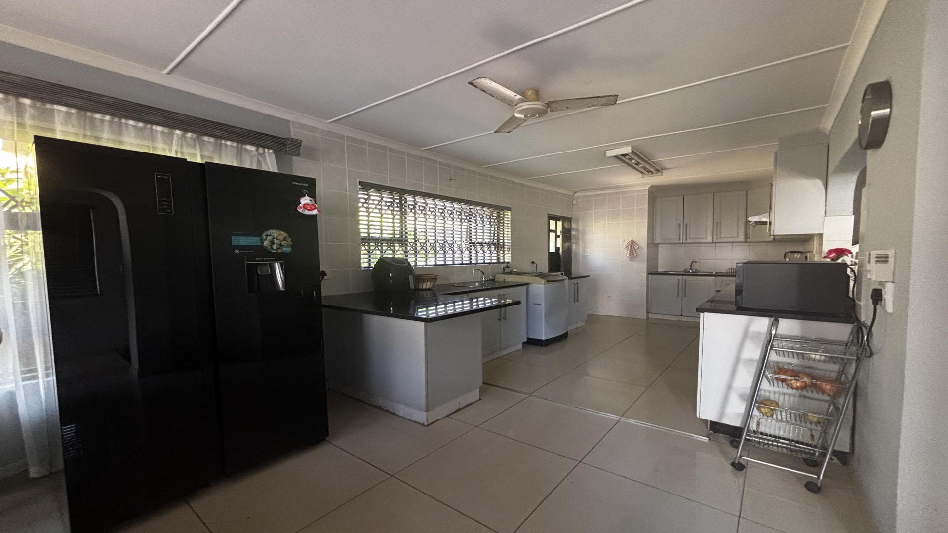 Spaces - 11 square meters of property in Shulton Park