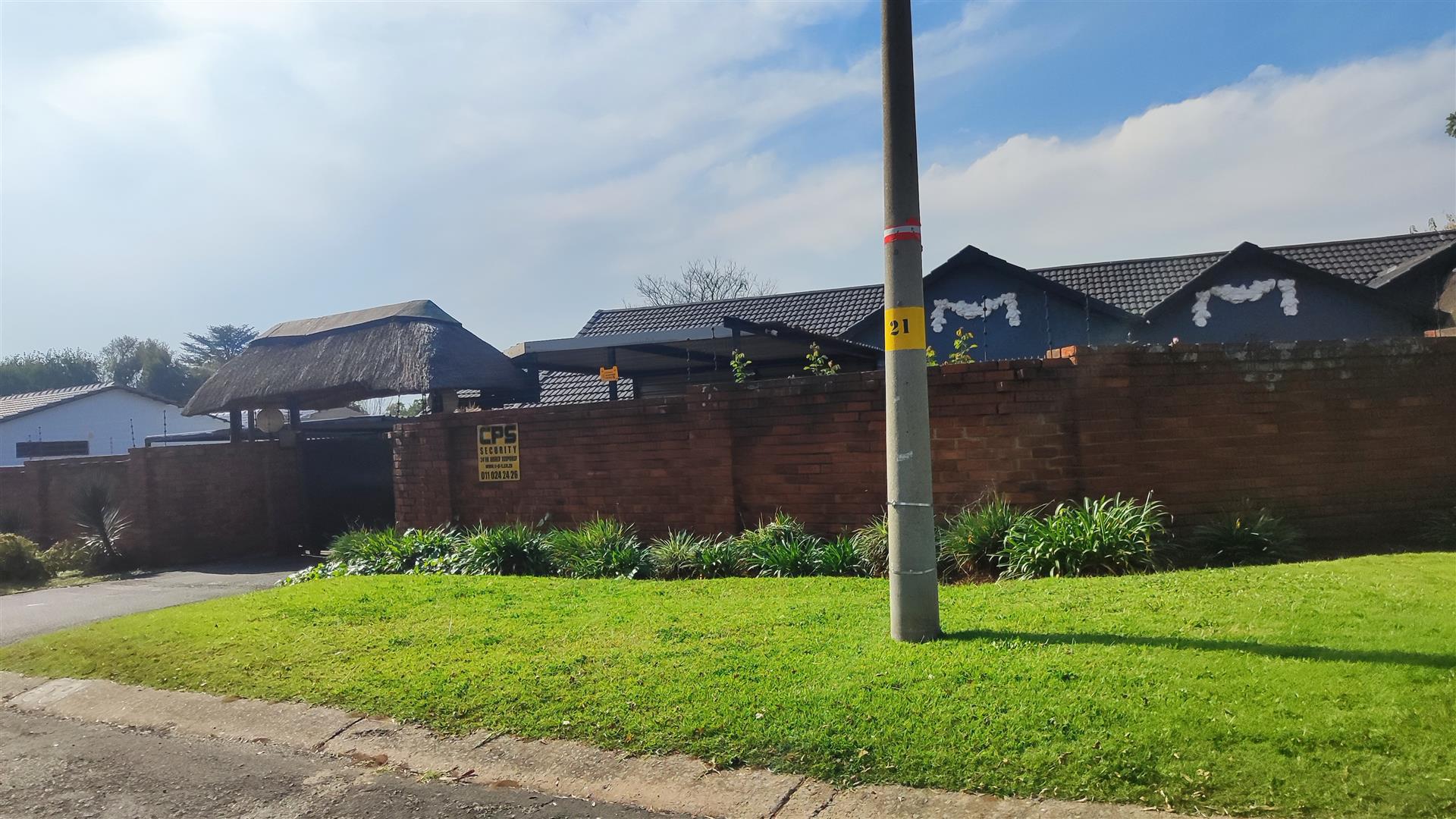 Front View of property in Brackendowns