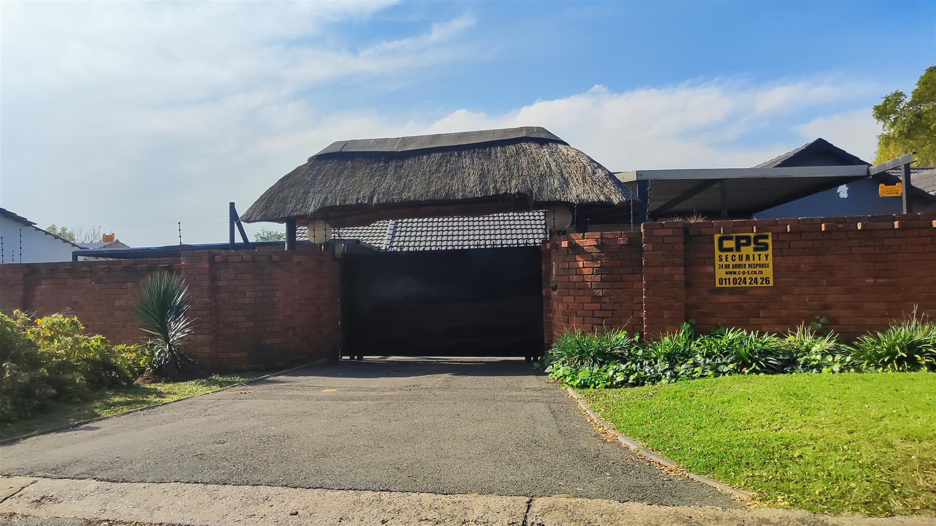 Front View of property in Brackendowns