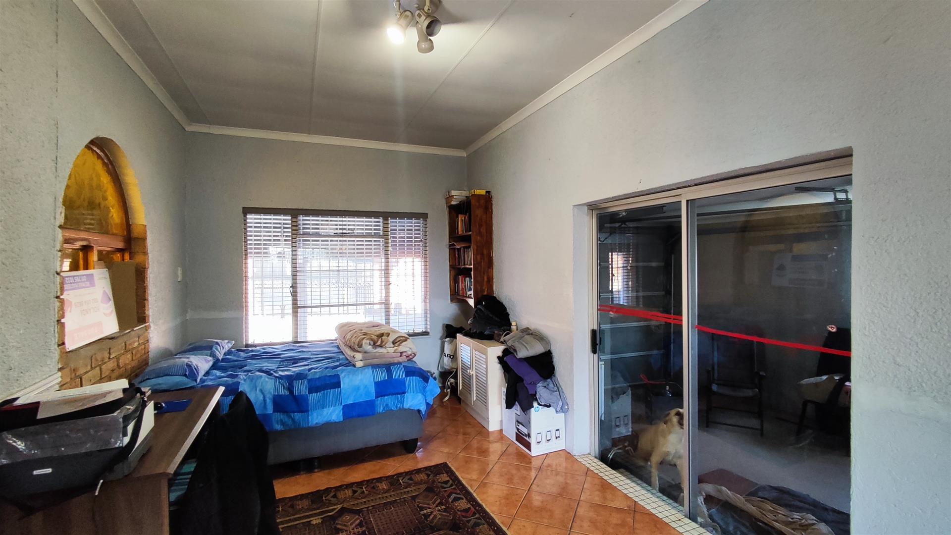 Spaces - 6 square meters of property in Brackendowns