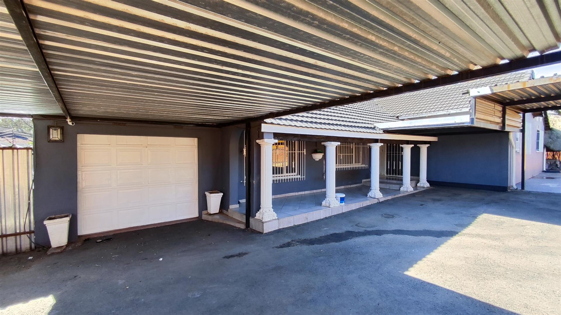 Front View of property in Brackendowns