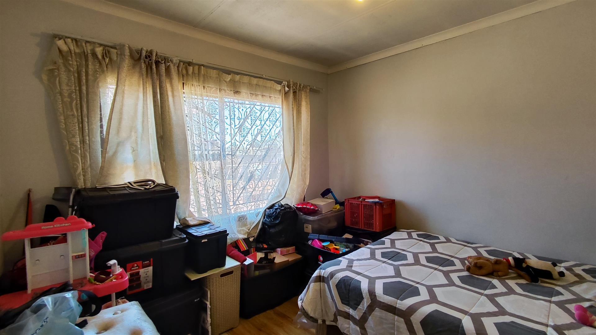 Bed Room 1 - 9 square meters of property in Evaton