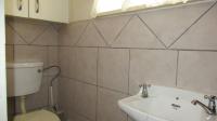 Bathroom 3+ - 4 square meters of property in Rangeview