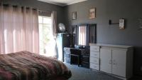 Main Bedroom - 23 square meters of property in Rangeview